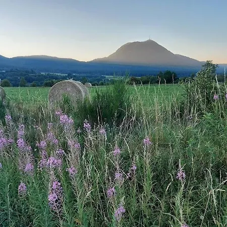 L'amphitheatre Des Volcans - Vue Puy De Dome Apartment *